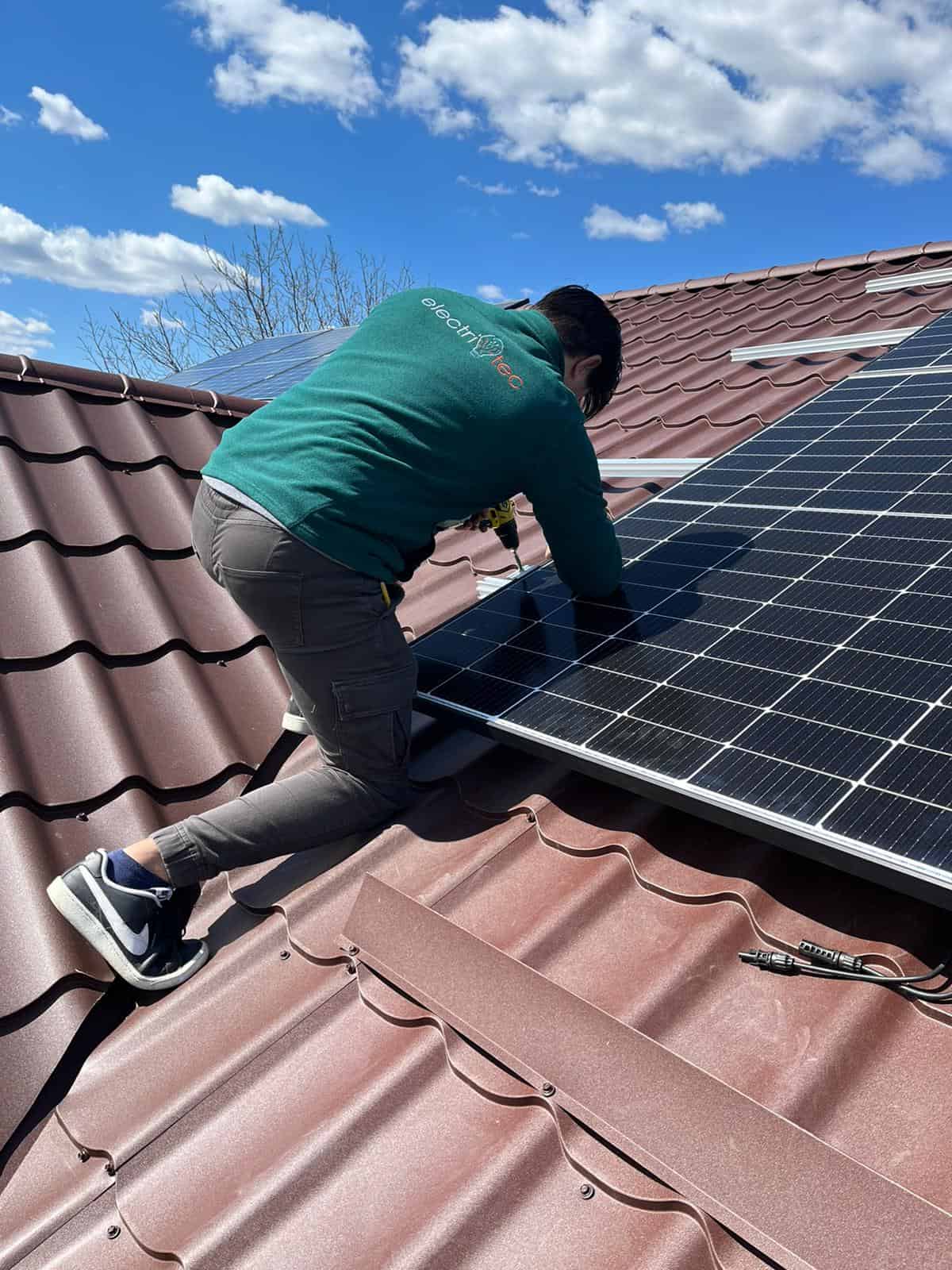 solar panels instaling